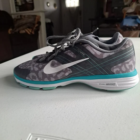 Womens Nike Dual Fusion TR 2 Sneakers - Picture 5 of 6